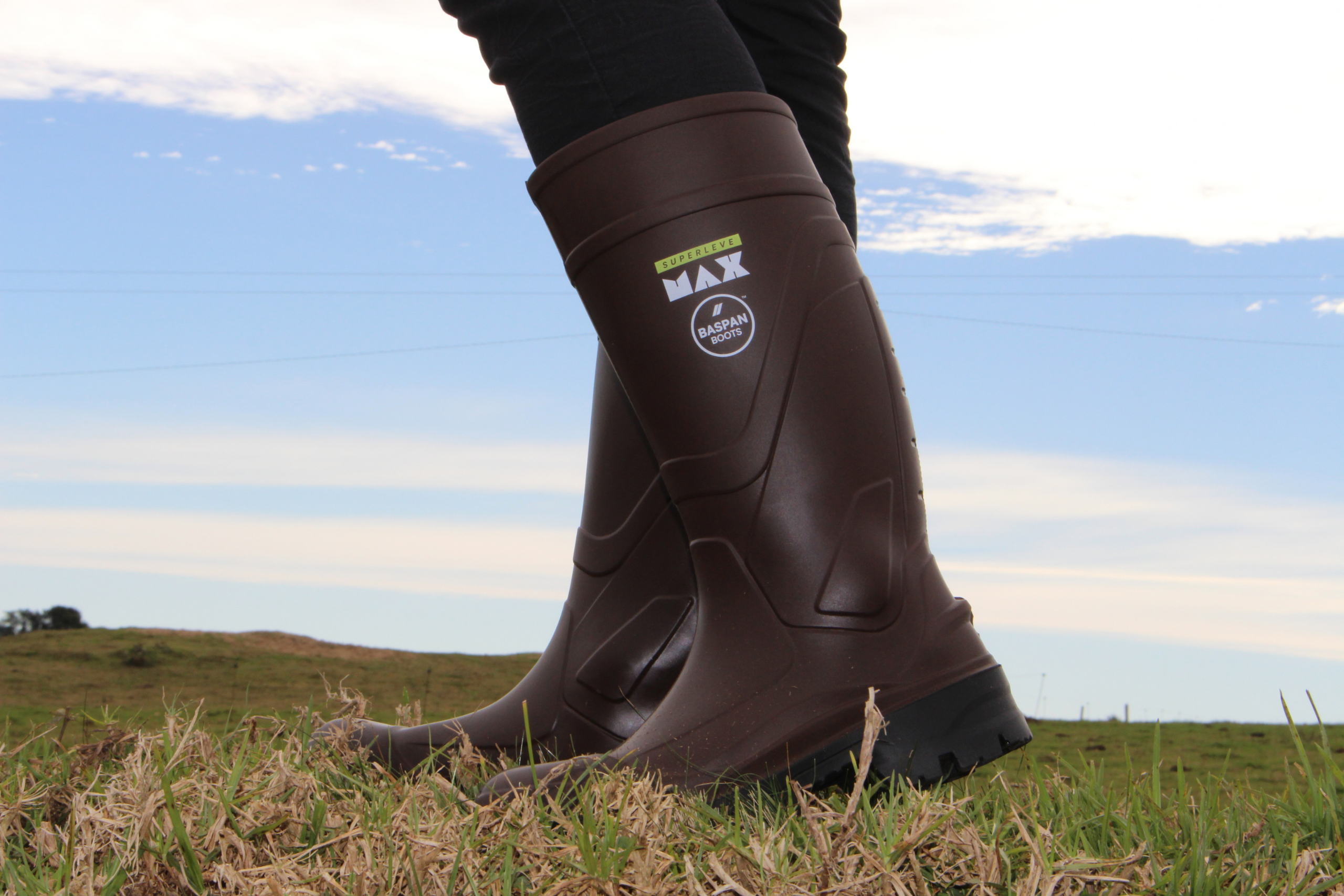 Bota Superleve Max: resistência para trabalho pesado